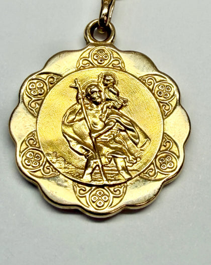 9ct yellow gold St. Christopher pendant with 22
