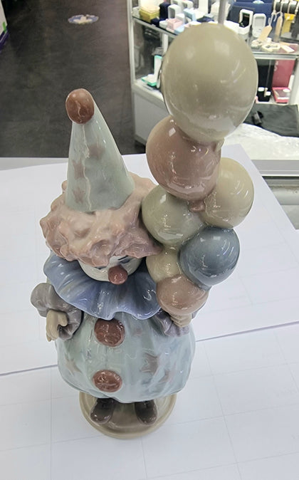 Lladro Clown Holding Balloons Perfect littlest clown 5811