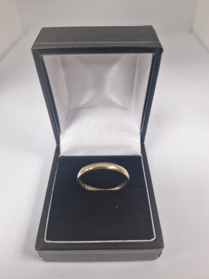 Gold Ring 9CT Size O 2.1G.