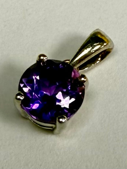 9ct White Gold Pendant with Amethyst Stone