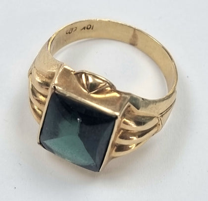 9ct Gold Ring with Green Stone S1/2