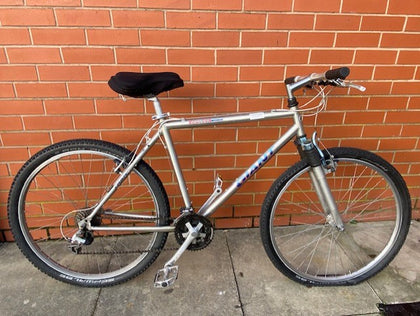 ***January Sale***  Giant Boulder MTB Bike Medium 17