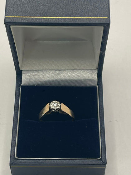 9ct Gold Ring With Clear Stone - L