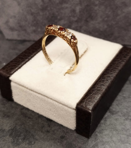 9ct Yellow Gold Red & Clear 5 Stone Ring Size - T