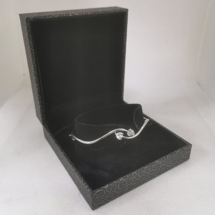 9K White Gold Bangle CZ Stones, 6.10Grams Total, 375 Hallmarked & Tested, Width: 2.5