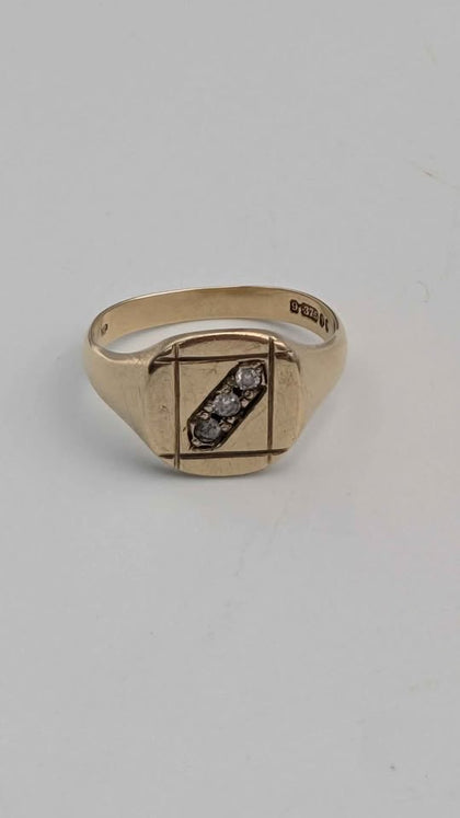 9ct Yellow Gold Mens Signet Ring With Set Of CZ Stones - 5.89 Grams - Size U