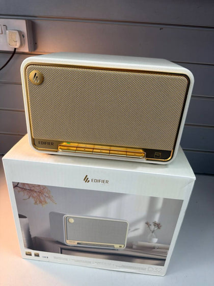 Edifier D32 Retro Style Bluetooth Speaker Boxed **COLLECTION ONLY WYTHENSHAWE**