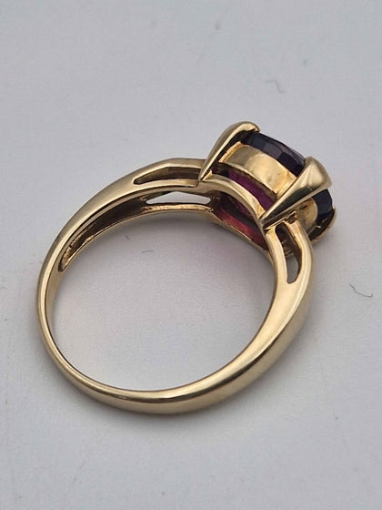 9ct Yellow Gold Ring With Dark Pink Stone – Size O – 3.72 Grams Ladies Dress Ring