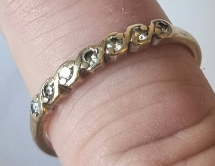 9ct gold diamond ring