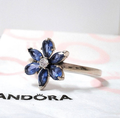 Pandora Sparkling Herbarium Cluster Ring Size S