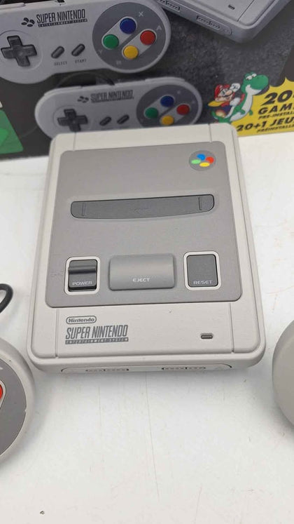 Nintendo Classic Mini Super NES Console – Boxed with 2 Controllers