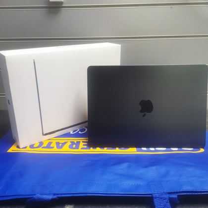 MacBook Air 14,2/ M2 Chip (8-CPU 8-GPU) / 8GB Ram / 256GB SSD / 13