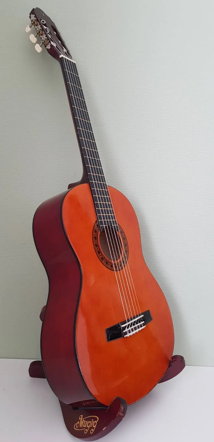 Valencia Spanish Guitar. Model Cg-160