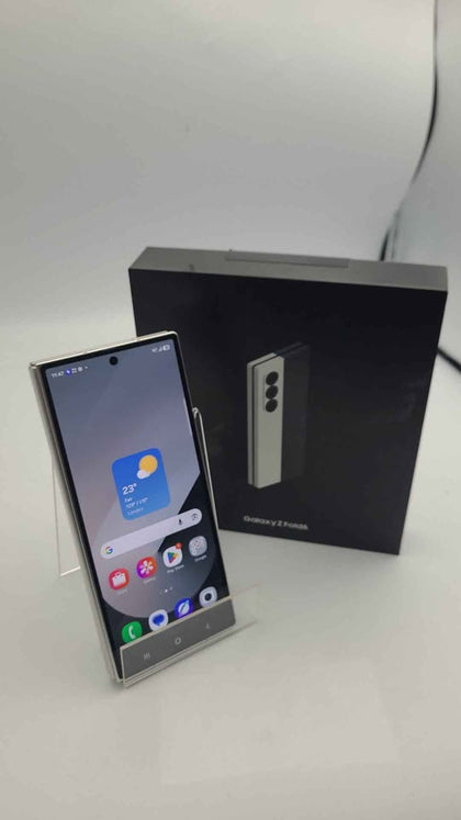 **DEAL** Samsung Galaxy Fold6 Mobile Phone - 256GB - Silver - Open Unlocked - Boxed
