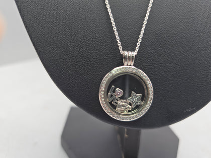 pandora floating locket