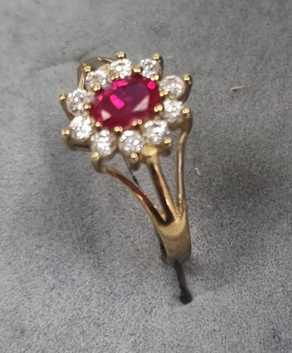 9ct Gold Ring Red/Clear Stones Size M