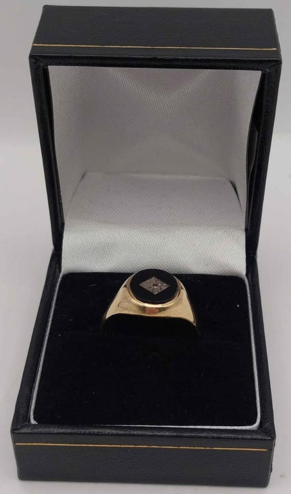 9ct 375 yellow gold ring 3.5g Boxed size N full hallmarked