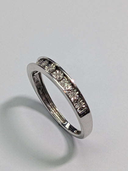 9CT WHITE GOLD  DIAMOND RING