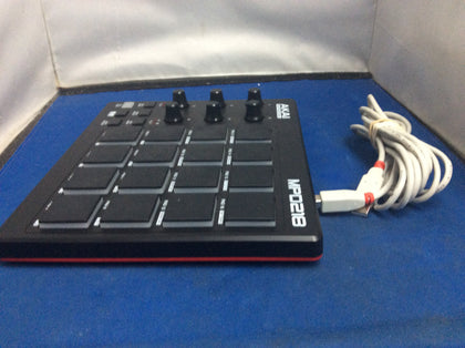 Akai Professional MPD218 USB Midi Pad Controller.