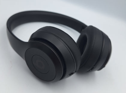 Beats by Dre solo 3 wireless on ear bluetooth headphones matte black unboxed