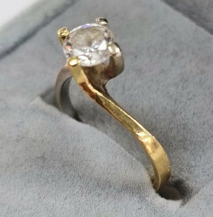 18ct White/Yellow Gold Ring Size M1/2