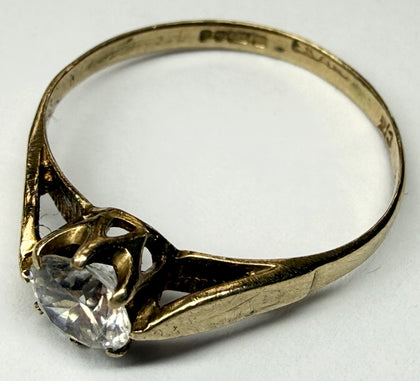 9ct Gold solitaire ring with CZ stone size M