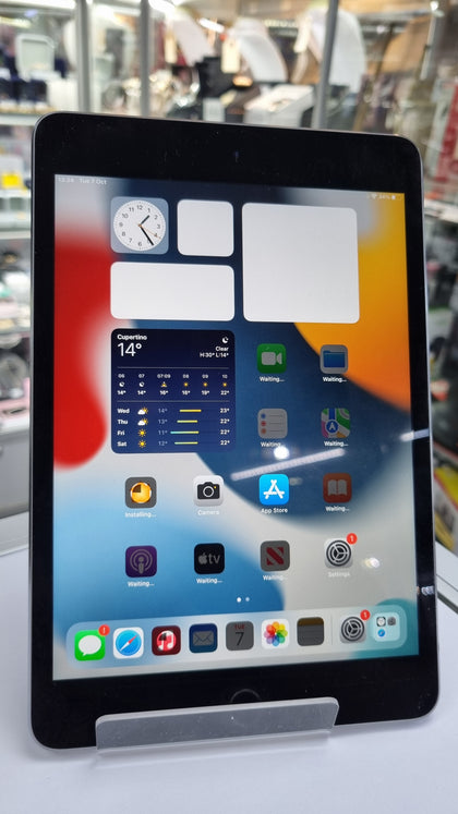 Apple iPad Mini 4th gen space grey wifi 32gb