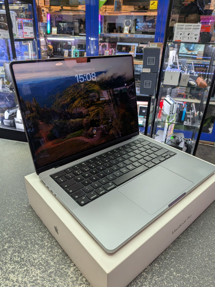 Apple MacBook Pro M3 Chip Boxed