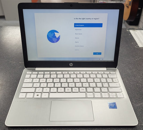 HP 11-AK0027 - N4120 - 4GB Ram - 64GB SSD - 11