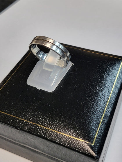 Platinum 950 Band Ring - Size R - 8.13G
