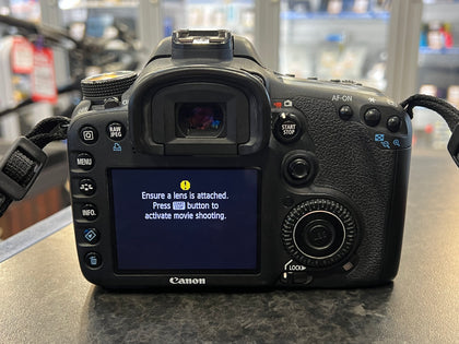 Canon EOS 7D Digital SLR Camera (NO LENS)