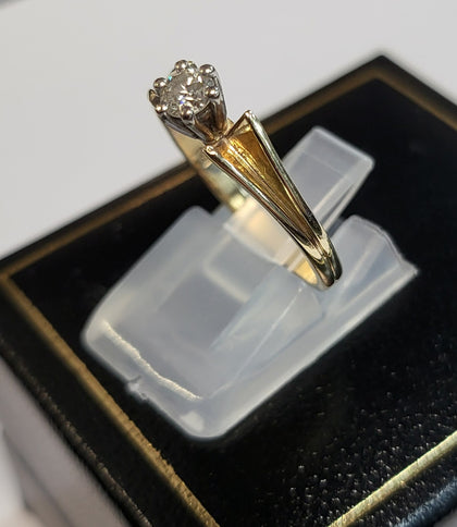 9ct Yellow Gold Ring with Clear Stone - Size N (N 1/2) - 2.39g total