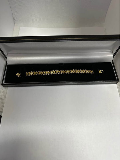 Stunning 22ct yellow gold bracelet 12G stamped 916 tested in store comes with box