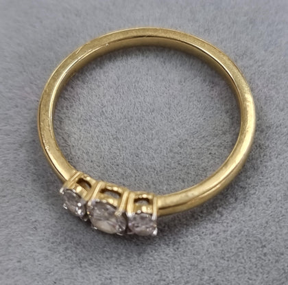 18ct Gold Diamond Ring size Q