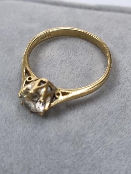9ct gold ring cz stone size L 1/2