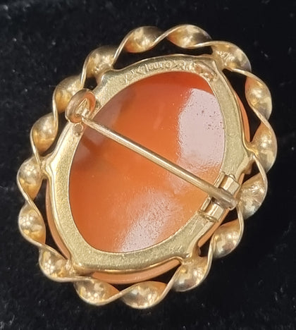 9ct Gold cameo brooch