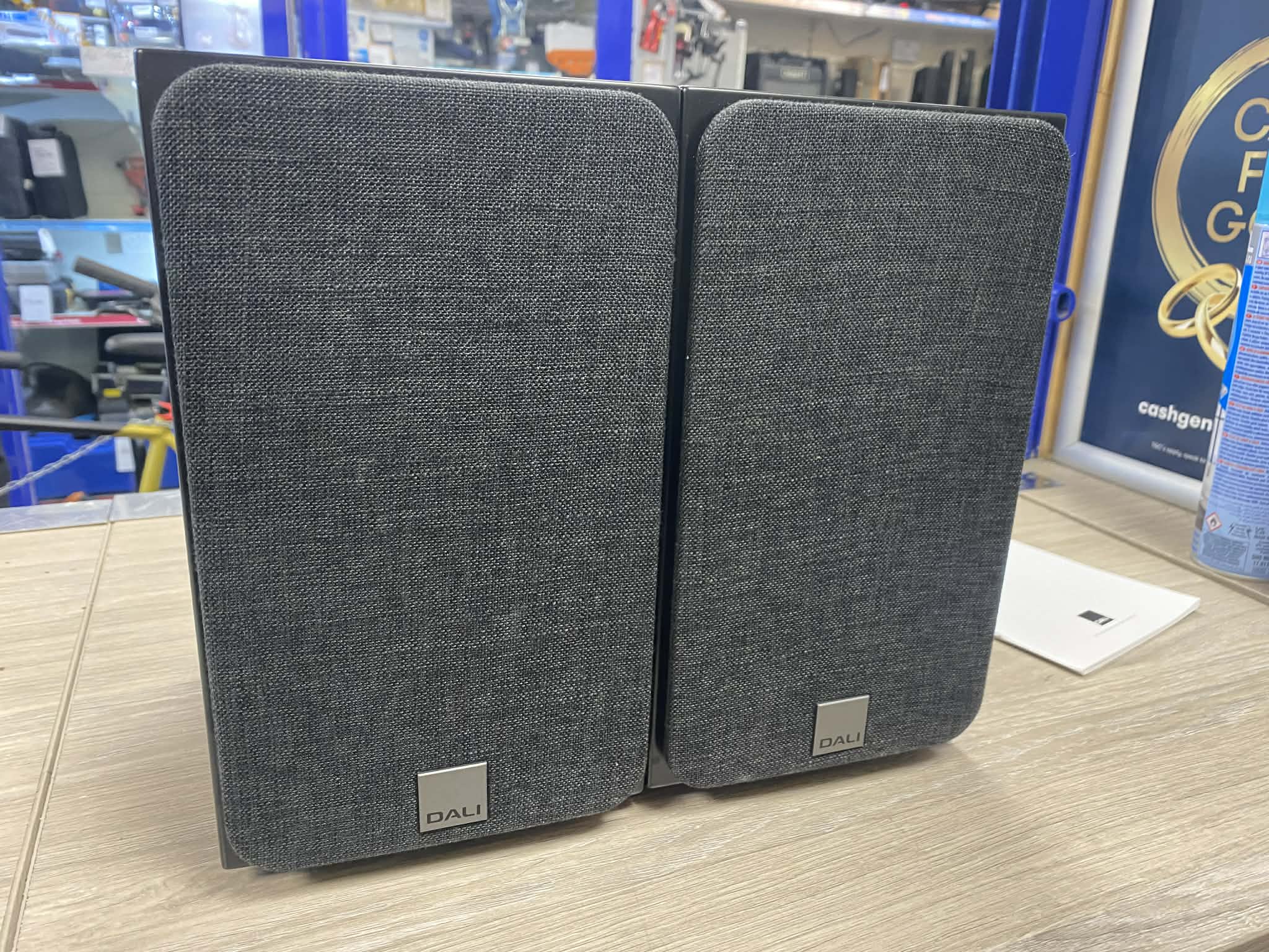 DALI Oberon 1 Bookshelf Speaker (Pair) Dark Walnut | Cash Generator