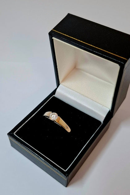 9 Carat Gold Ring Size S