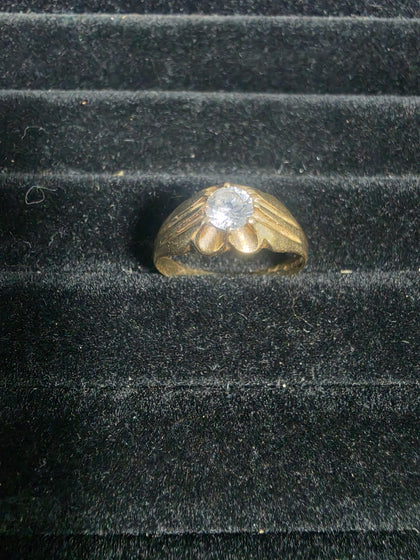 9CT Gold Ring 2.1G 375 Size R HM