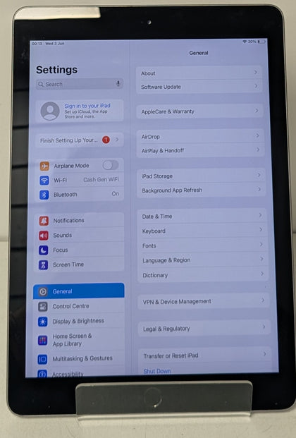 Apple iPad 6th Gen 32GB - Wi-Fi