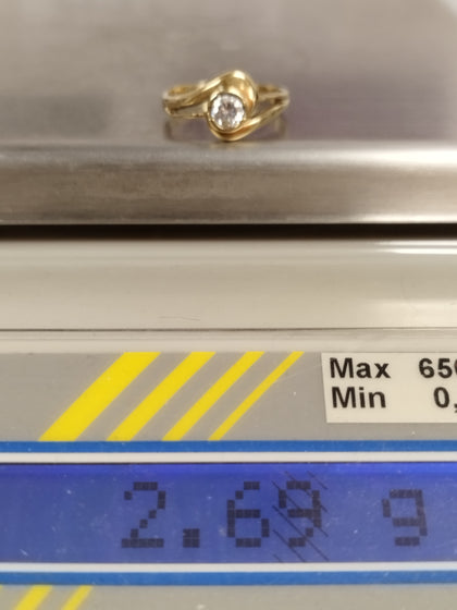 9ct Yellow Gold Bezel set Clear Stone - Size M