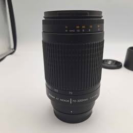 Nikon Nikkor AF 70-300mm f/4-5.6G Telephoto Zoom Lens – Nikon F Mount – Black