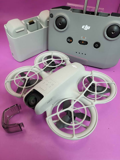 DJi Neo Flymore Bundle Camera Drone / 3 batteries / Clam case  / Controller