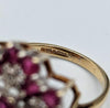 375 9CT YELLOW GOLD RING W/ RED& CLEAR STONES, SIZE 7.5, 4.97G