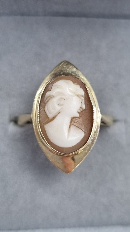 9CT GOLD CAMEO RING SIZE N/12 LEYLAND
