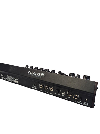 Behringer Neutron Synthesizer