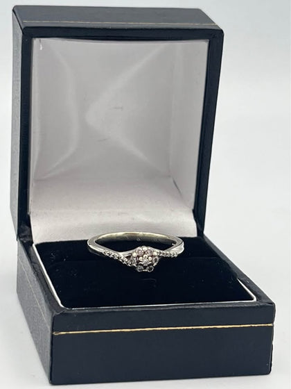 9CT WHITE GOLD RING 375 HALLMARKED, SIZE O, 3.0G