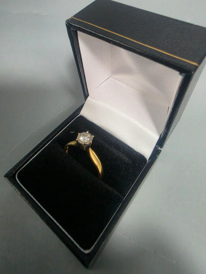 18ct Gold Ring 750 HM 3.4g Size T