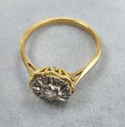 18ct Gold Diamond Daisy Ring Size O