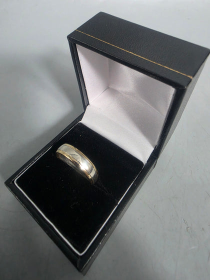 9ct White Gold Ring 375 4.4G Size R